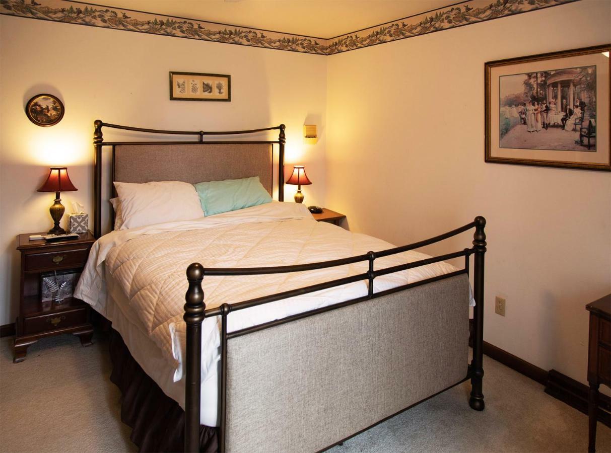 Shane Acres Country Inn Juneau Екстериор снимка