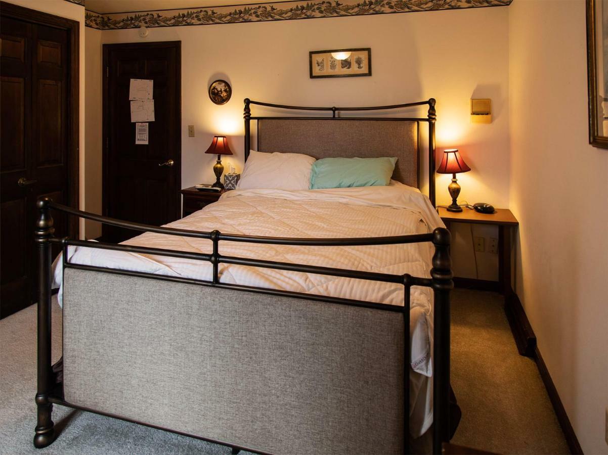 Shane Acres Country Inn Juneau Екстериор снимка