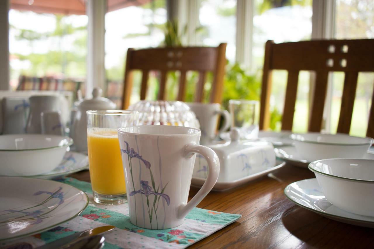 Shane Acres Country Inn Juneau Екстериор снимка